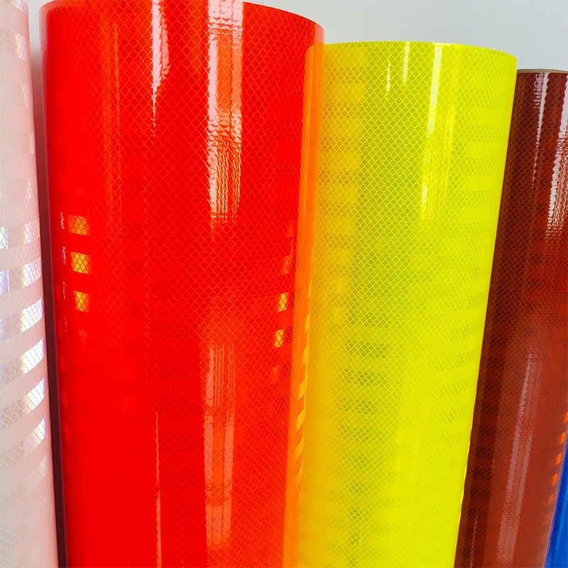Sampel gratis Tipe III Tanda Jalan Self Adhesive HIP Lembaran Film Reflektif Vinyl Roll