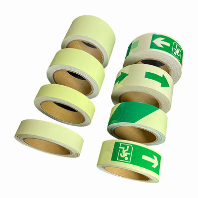 Harga yang bagus Bentuk anak panah PVC Bahan Self Adhesive Glow In The Dark Safety Tape untuk stage Marking on line