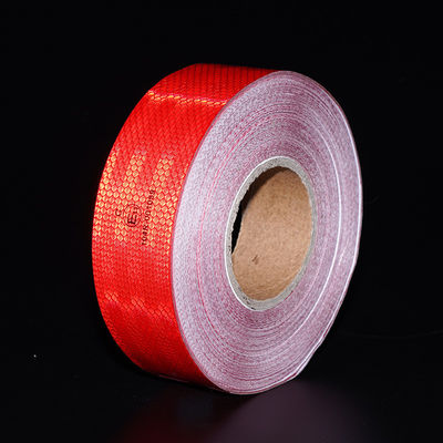 Harga yang bagus Tape reflektif merah 2 inci Self Adhesive Conspicuity Emark ECE untuk kendaraan truk on line