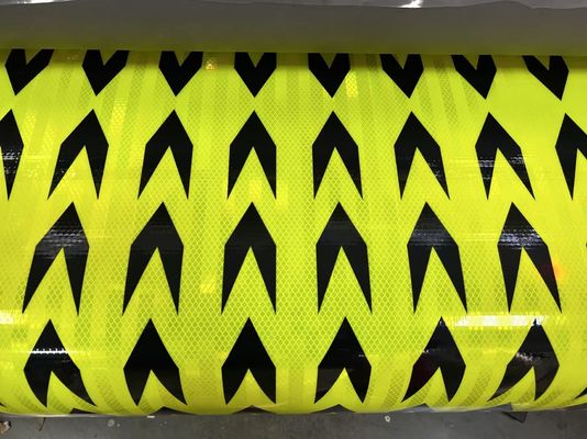 Harga yang bagus Gulungan Lembaran Reflektif Prismatik Tanda Panah yang Dapat Dicetak UV Kuning Fluorescent on line