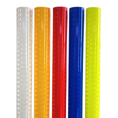 Harga yang bagus Lembaran Reflektif ASTM D4956 Tipe IV HIP dengan Masa Pakai 10 Tahun dan Teknologi Mikro Prisma on line