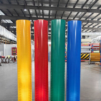 Harga yang bagus ASTM D4956 Tipe IV HIP Prismatic Reflective Sheet dengan Masa Hidup 10 Tahun dan Struktur Mikro Prismatic untuk Tanda Jalan Raya on line